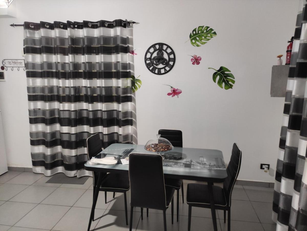 Casa Vacanze Campanella - Apartment At The Zisa Palermo Bagian luar foto